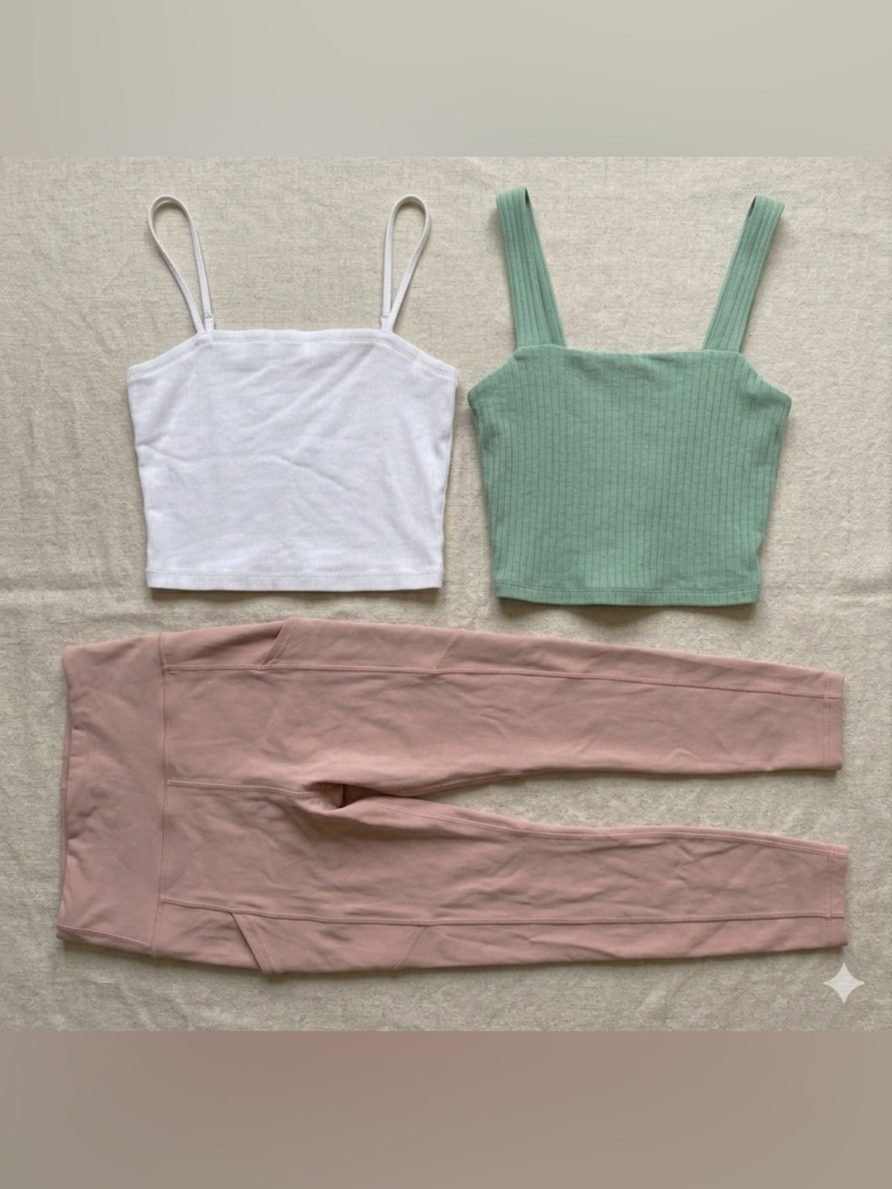 American Eagle NWT FLAWED Bundle of 3 Items. 1 Pair of Leggings and 2 Tank Tops